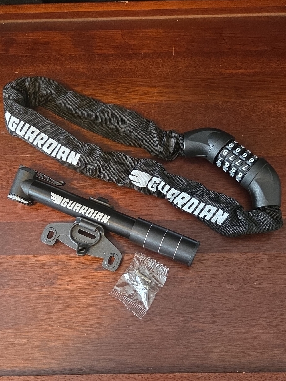 GUARDIAN Black Bike Lock and Mountable Mini Pump Combo